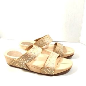 Nicoli cream rhinestone stones rubber  slippers Size: 8